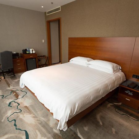 Radiance Hotel Шанхай Екстериор снимка
