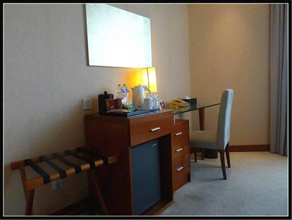 Radiance Hotel Шанхай Екстериор снимка