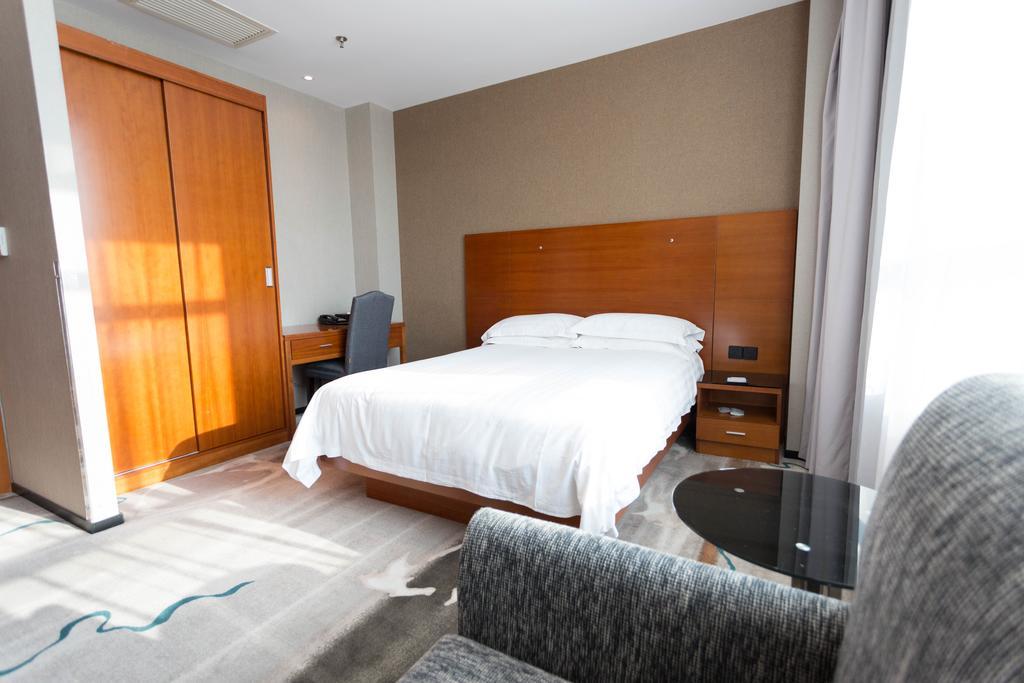 Radiance Hotel Шанхай Екстериор снимка