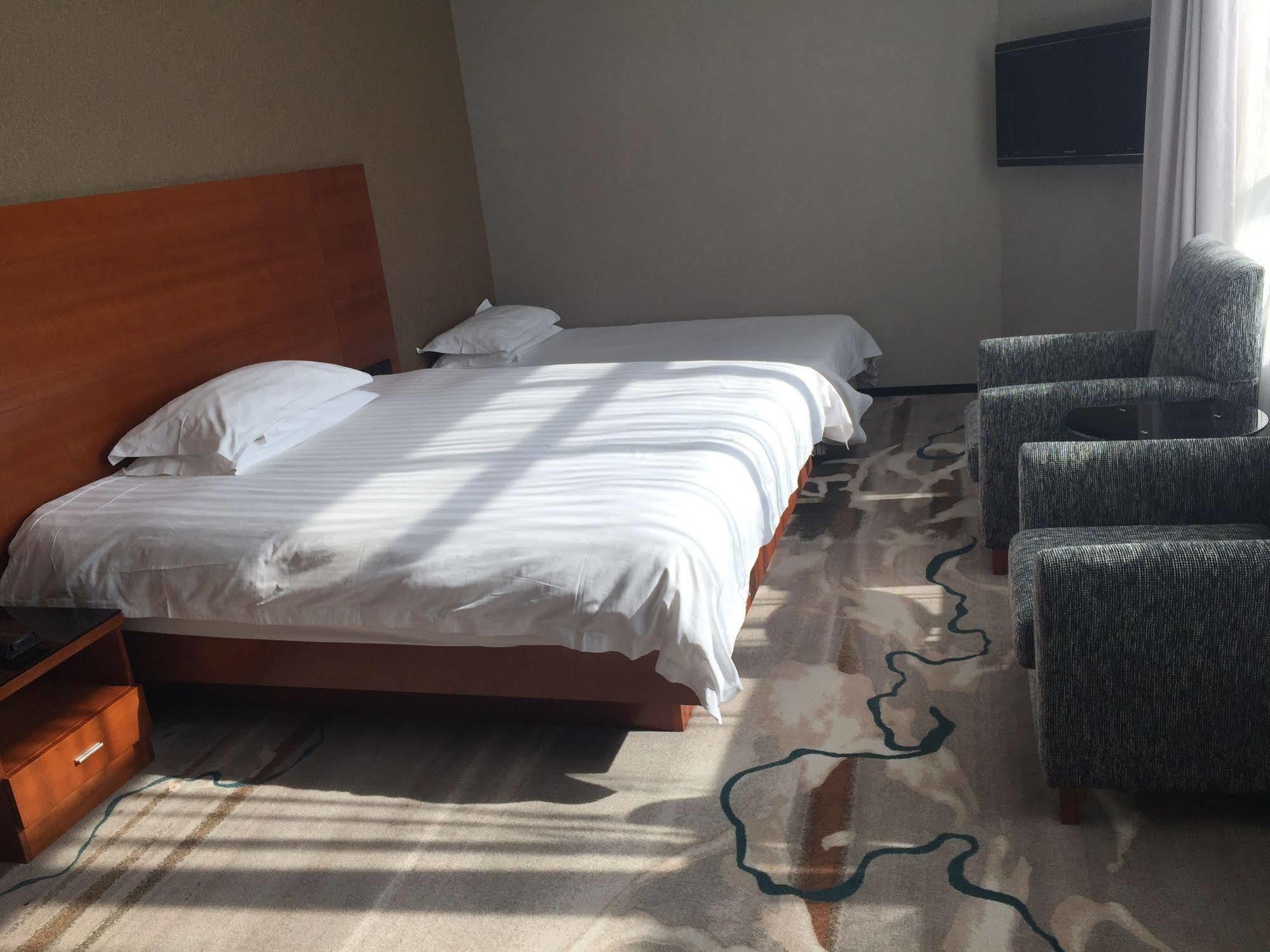 Radiance Hotel Шанхай Екстериор снимка