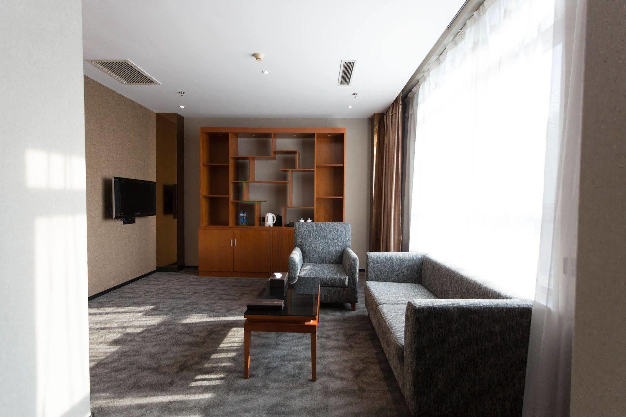 Radiance Hotel Шанхай Екстериор снимка