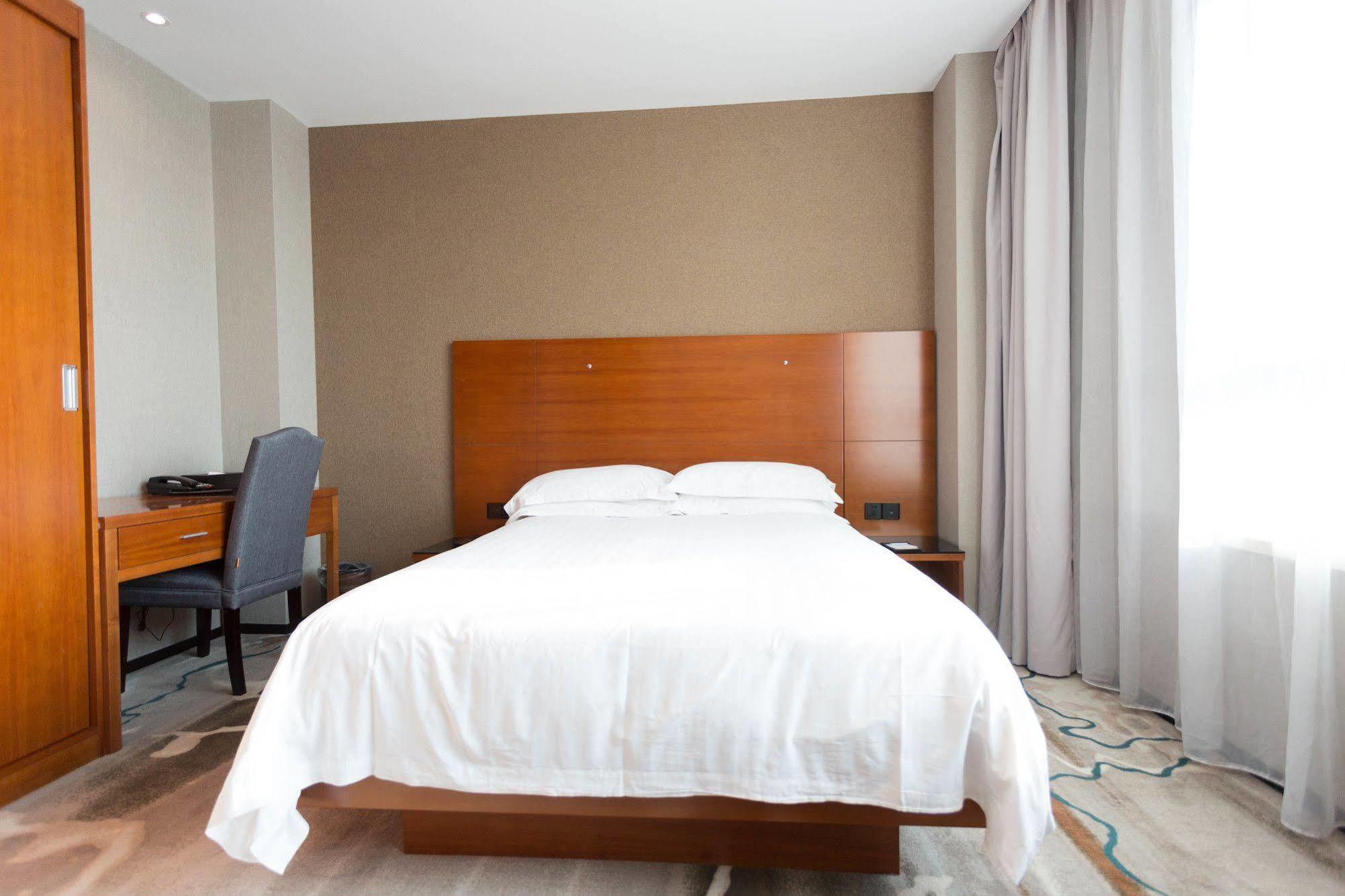 Radiance Hotel Шанхай Екстериор снимка
