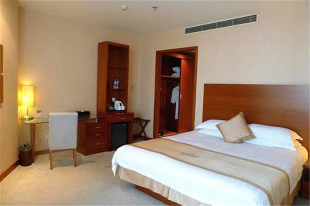 Radiance Hotel Шанхай Екстериор снимка